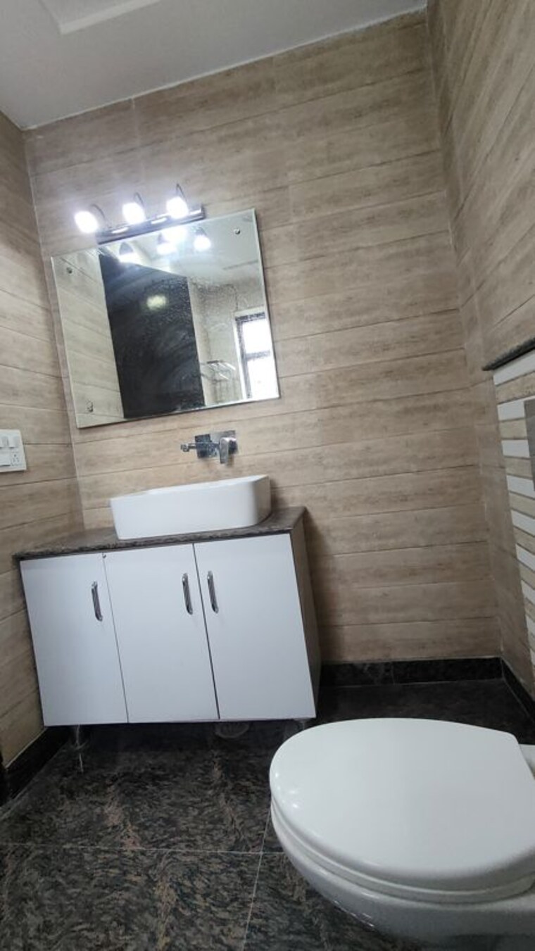 Bathroom, sector 45 3 Bedroom 2100 Sq.Ft. Builder Floor In Sector 45 Gurgaon 10136032