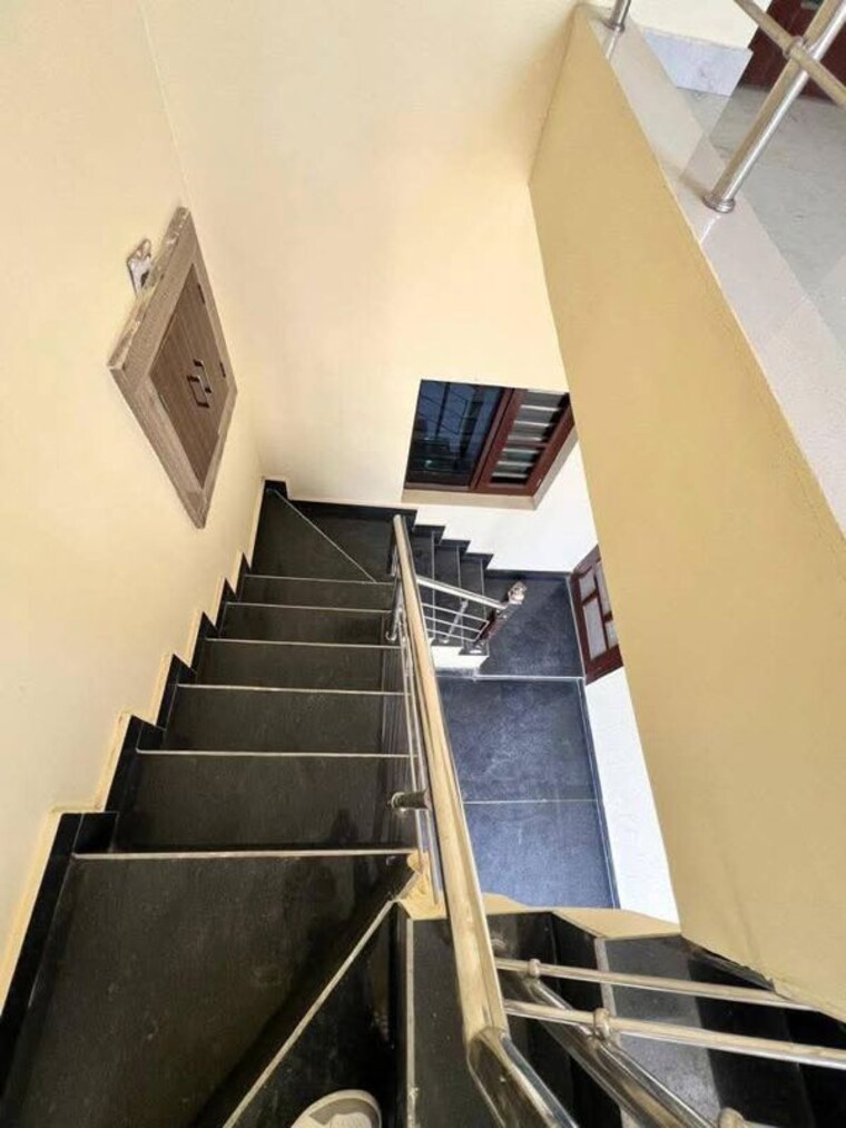 undefined, sector 124 3 Bedroom 100 Sq.Yd. Independent House In Sector 124 Mohali 10136033