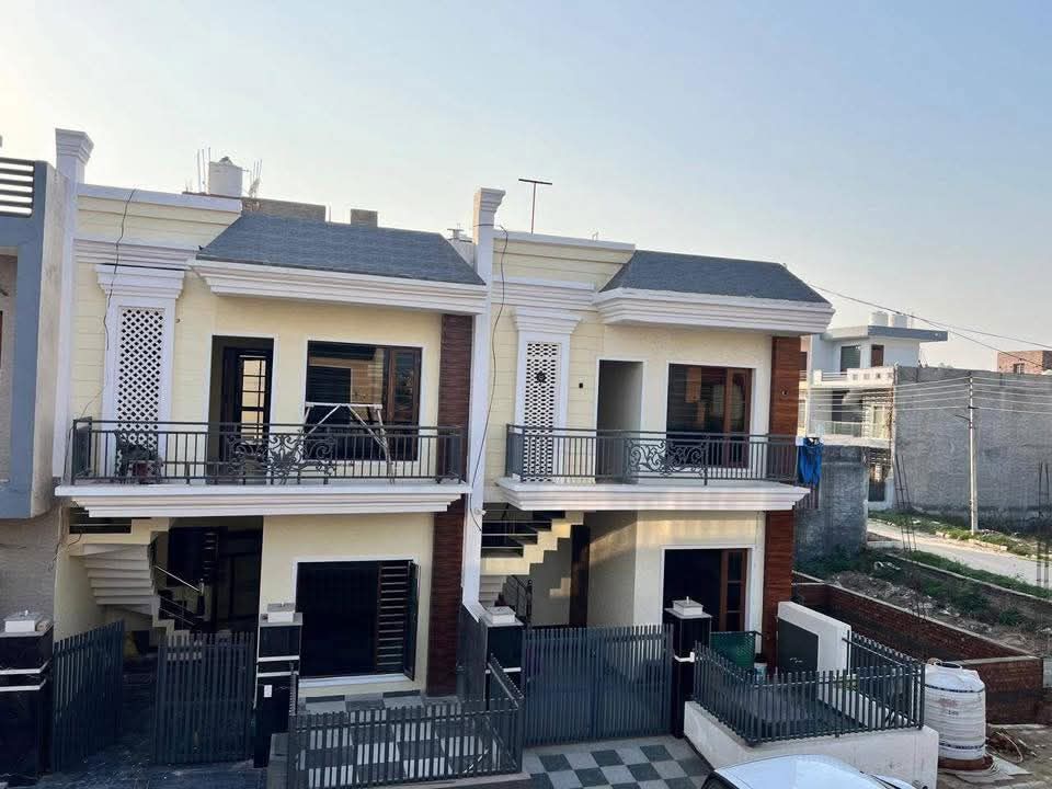 3 BHK + Servant Room,Study Room,Extra Room Independent House For Sale in Sector 124