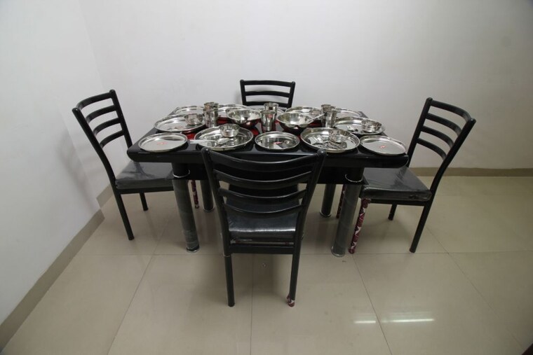 Gym, lower parel west Pg For Boys In Lower Parel West 10135999