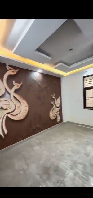 Parking in 3 BHK Builder Floor at Dwarka Mor – for Sale