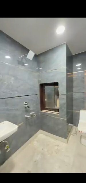 Furnished Amenities in 3 BHK Builder Floor at Dwarka Mor – for Sale