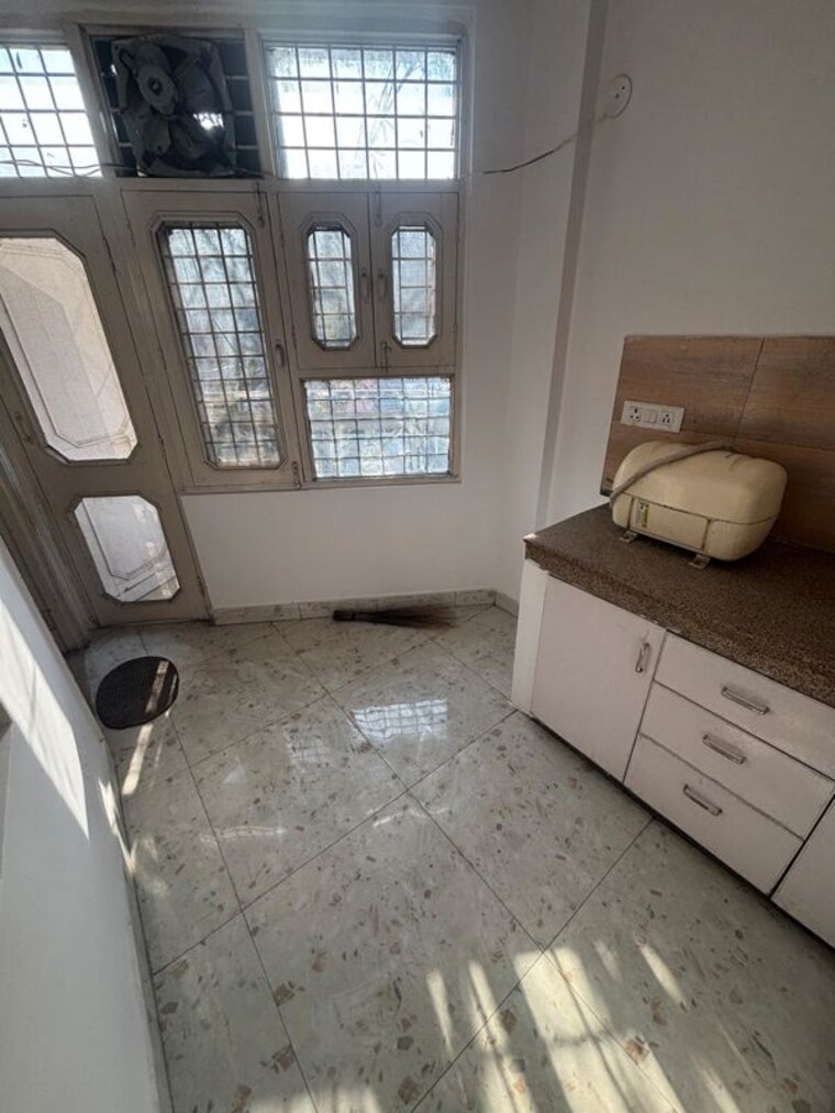 Living Room, palam-vihar-residents-association 1 Bedroom 700 Sq.Ft. Builder Floor In Palam Vihar Gurgaon 10136095