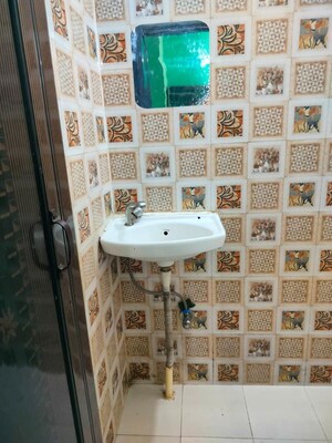 Bathroom in 1 BHK Builder Floor at Sector 47 – for Rent