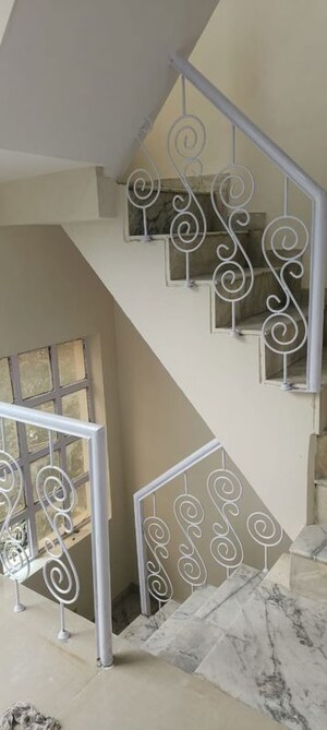 Staircase in 1 BHK Builder Floor at Sector 47 – for Rent