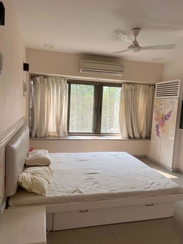 Bedroom in 3 BHK Apartment at Sett Minar, Peddar Road – for Sale