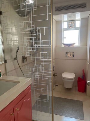 Bathroom in 3 BHK Apartment at Sett Minar, Peddar Road – for Sale