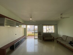 Hall in 3 BHK Apartment at Ganesham Phase I, Pimple Saudagar – for Rent