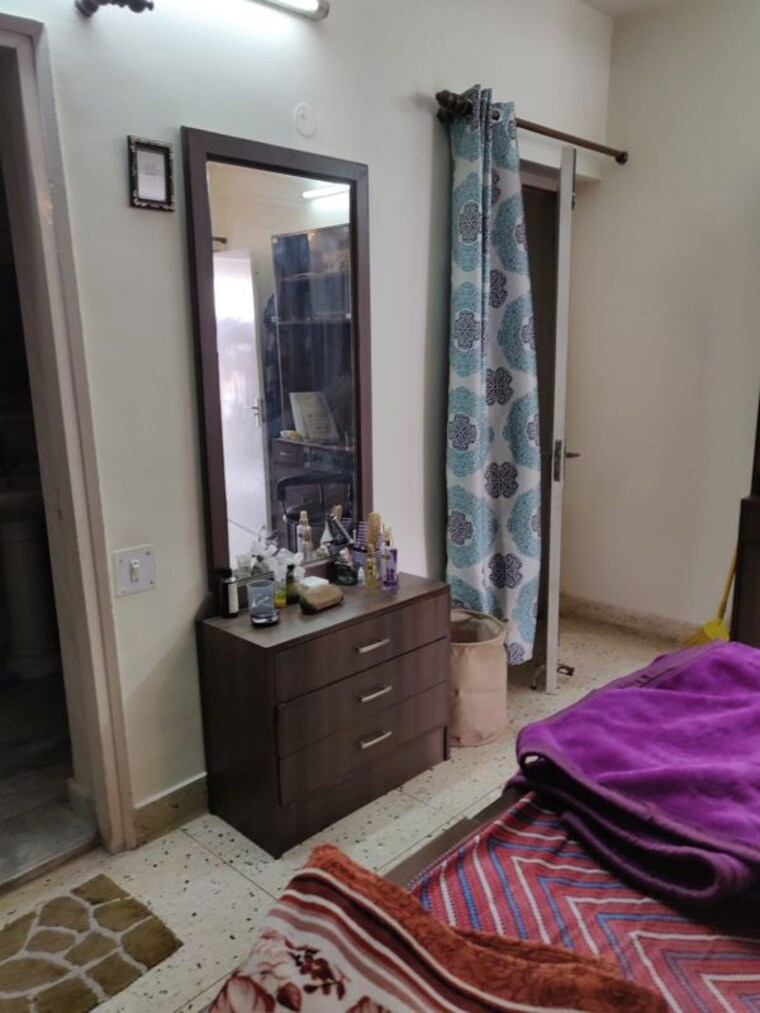 Bedroom, east of kailash 3 Bedroom 1800 Sq.Ft. Builder Floor In East Of Kailash Delhi 10136289