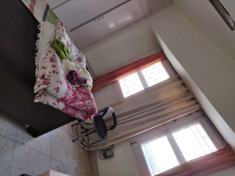 undefined, east of kailash 3 Bedroom 1800 Sq.Ft. Builder Floor In East Of Kailash Delhi 10136289