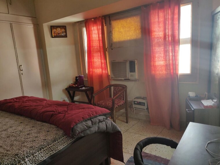 Living Room, east of kailash 3 Bedroom 1800 Sq.Ft. Builder Floor In East Of Kailash Delhi 10136289
