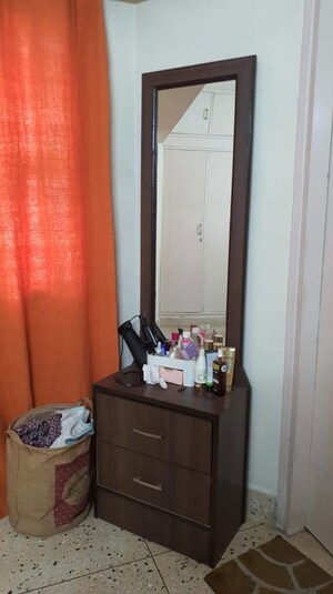 Furnished Amenities in 3 BHK Builder Floor at East Of Kailash – for Rent