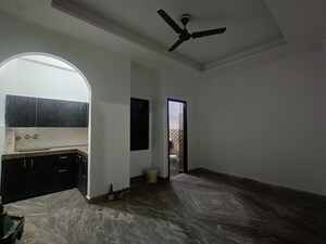 Room in 1 BHK Builder Floor at Sector 73 – for Sale