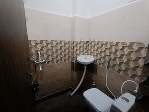 Team Area in 1 BHK Builder Floor at Sector 73 – for Sale