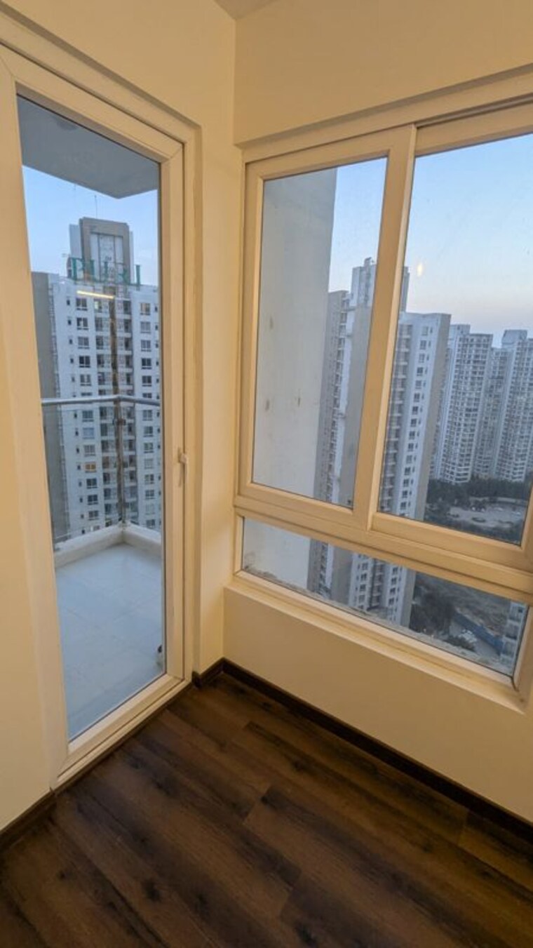 Balcony, hero-homes-gurgaon 3 Bedroom 1689 Sq.Ft. Apartment In Sector 104 Gurgaon 10136309