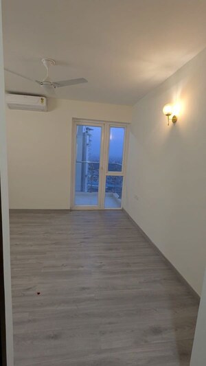 Room in 3 BHK Apartment at Hero Homes Gurgaon, Sector 104 – for Sale