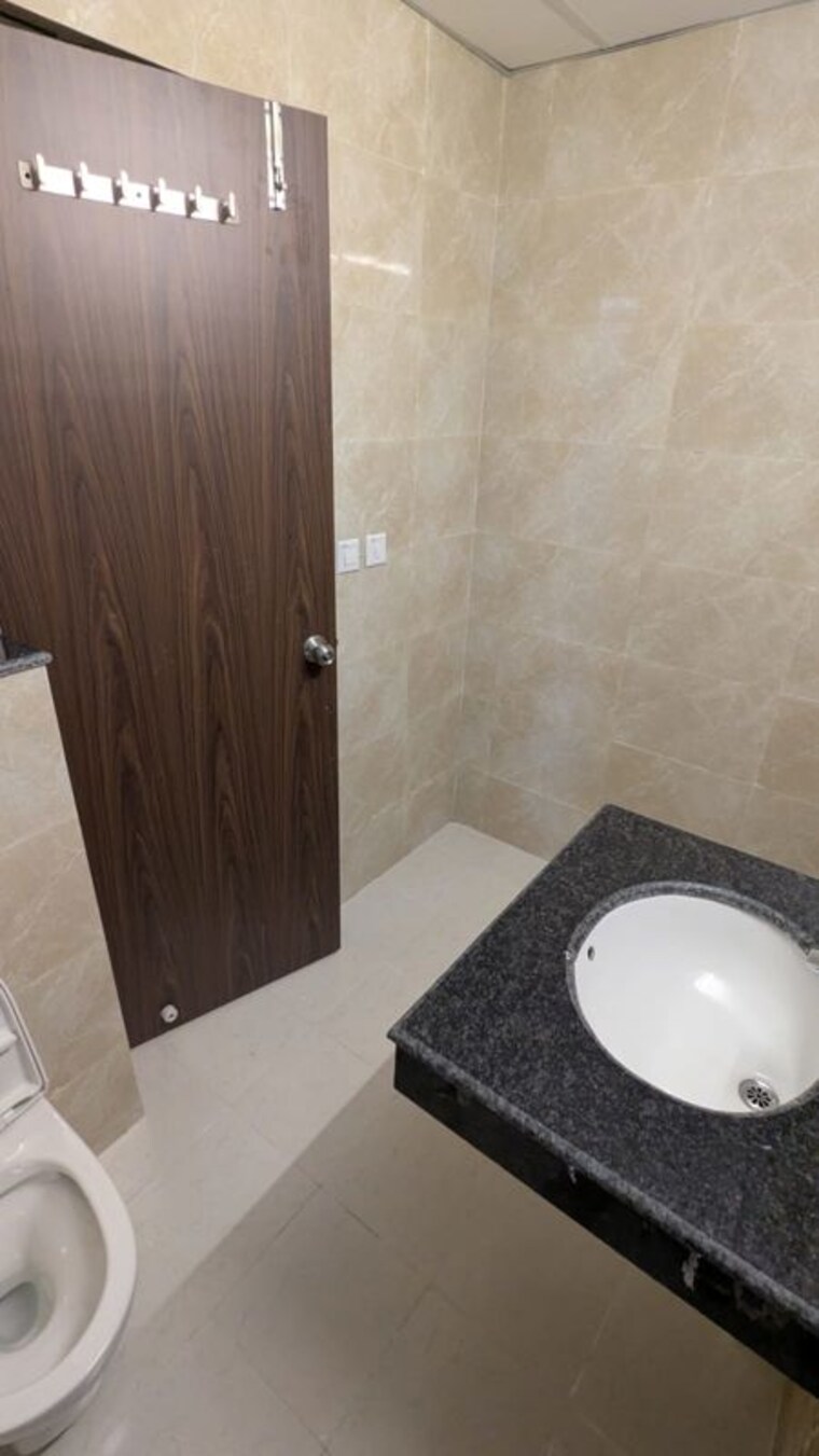 Bathroom, hero-homes-gurgaon 3 Bedroom 1689 Sq.Ft. Apartment In Sector 104 Gurgaon 10136309