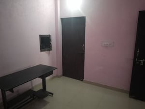 Room in 2 BHK Builder Floor at Lda Colony – for Rent