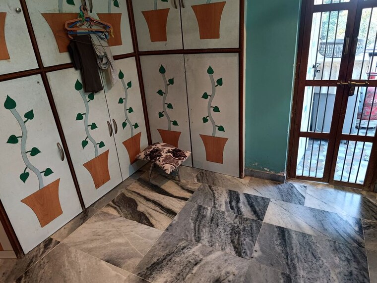 Living Room, satellite 3 Bedroom 165 Sq.Yd. Apartment In Satellite Ahmedabad 10136078