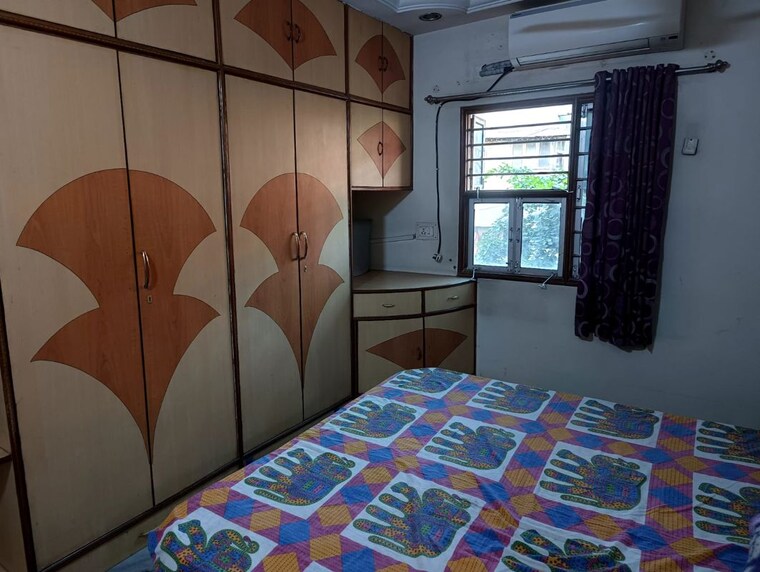 Bedroom, satellite 3 Bedroom 165 Sq.Yd. Apartment In Satellite Ahmedabad 10136078