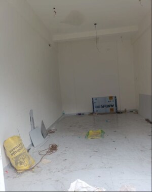  Shop For Rent in Tembhi Naka
