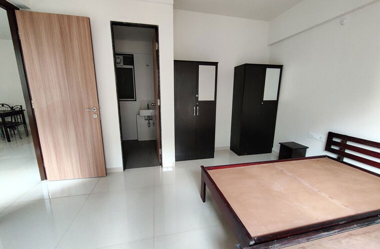 Room, kandivali east 2 Bedroom 1200 Sq.Ft. Apartment In Kandivali East Mumbai 10136327