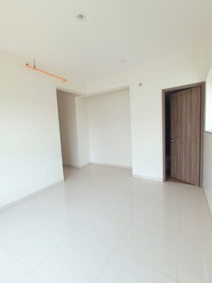 Room in 2 BHK Apartment at Kalpataru Park Riviera, Old Panvel – for Rent