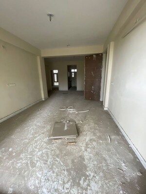 Room in 3 BHK Builder Floor at TDI The Grand Retreat, Sector 88 – for Sale