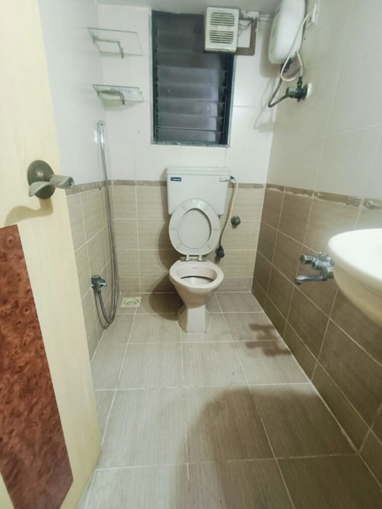 Bathroom, municipal colony 2 Bedroom 522 Sq.Ft. Builder Floor In Municipal Colony Mumbai 10136449
