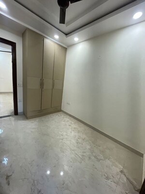 Room in 2 BHK Builder Floor at RPS Palm Drive, Sector 88 – for Sale