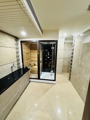 Washroom in 5 BHK Penthouse at Azeagaia Botanica, Vrindavan Yojna – for Sale