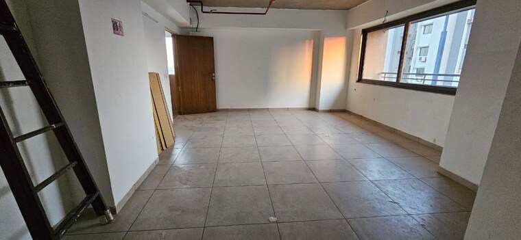 Room, ambawadi Commercial Office Space 661 Sq.Ft. In Ambawadi Ahmedabad 10136508