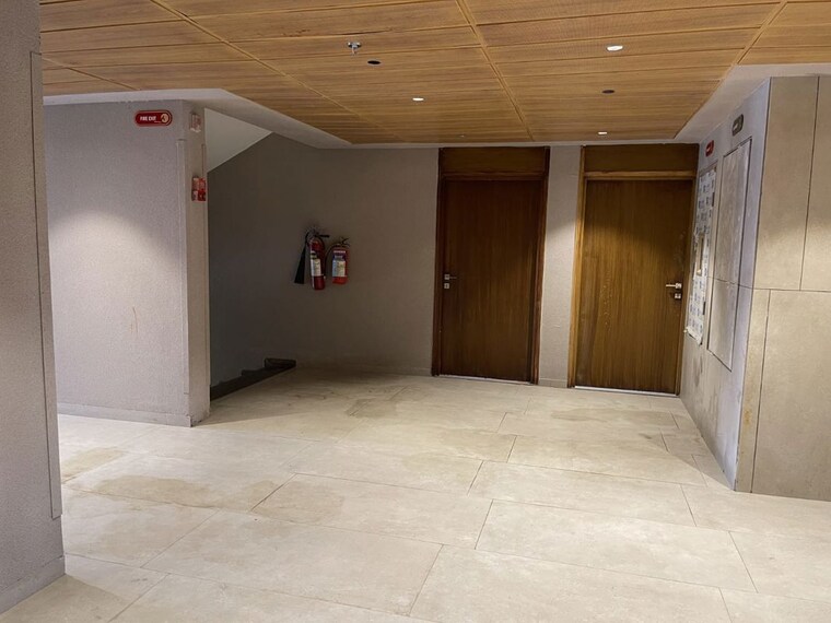 Room, ambawadi Commercial Office Space 661 Sq.Ft. In Ambawadi Ahmedabad 10136508