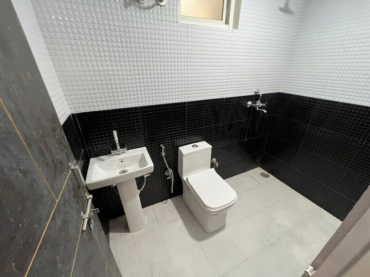 Team Area, jm-orchid 2.5 Bedroom 1152 Sq.Ft. Apartment In Sector 76 Noida 10136515