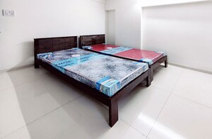 Bedroom in  Pg at Mseb Colony – for Rent