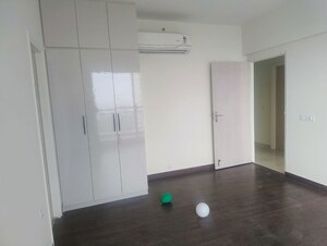 Room in 3 BHK Apartment at Bestech Park View Altura, Sector 79 – for Rent