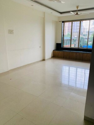 Room in 2 BHK Apartment at Jolly Apartments Chembur, Chembur – for Rent