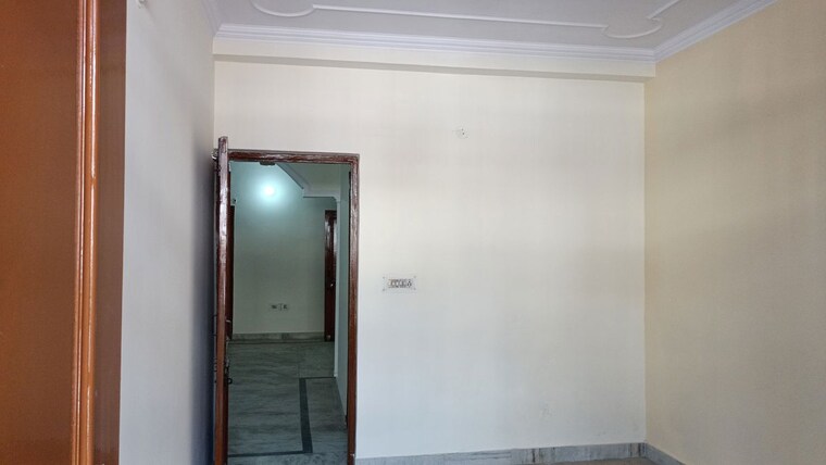 Room, vaishali sector 4 2 Bedroom 900 Sq.Ft. Builder Floor In Vaishali Sector 4 Ghaziabad 10136523