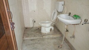 Bathroom in 2 BHK Builder Floor at Vaishali Sector 4 – for Rent