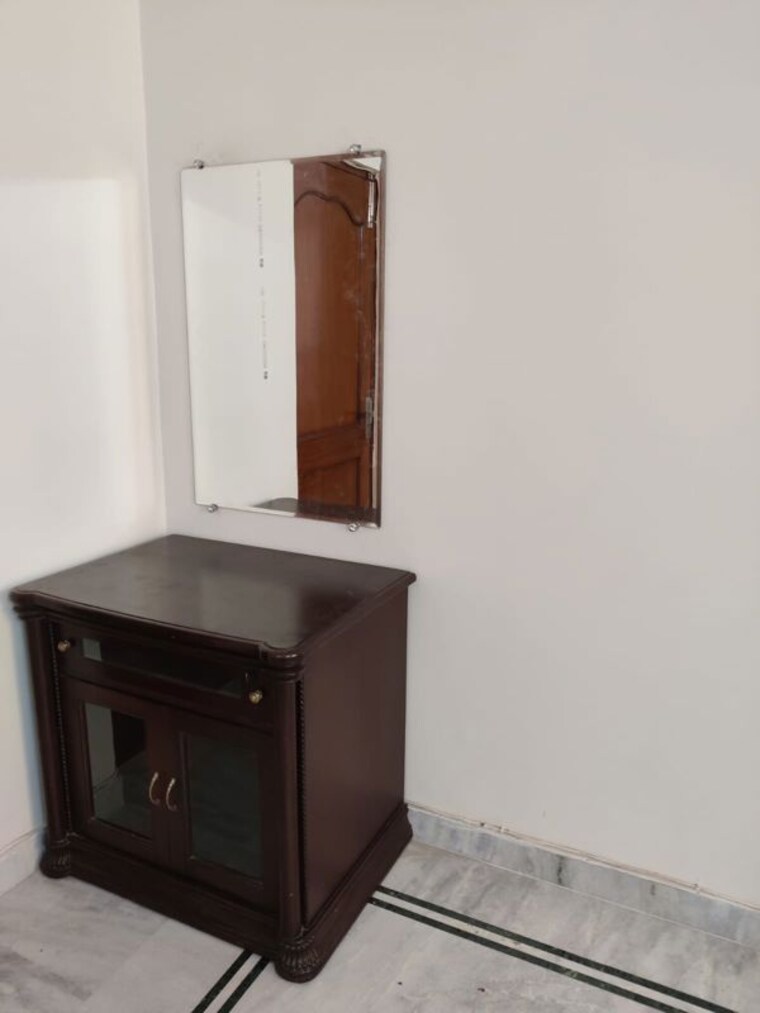Kitchen, kirti nagar 3 Bedroom 150 Sq.Yd. Builder Floor In Kirti Nagar Delhi 10136703