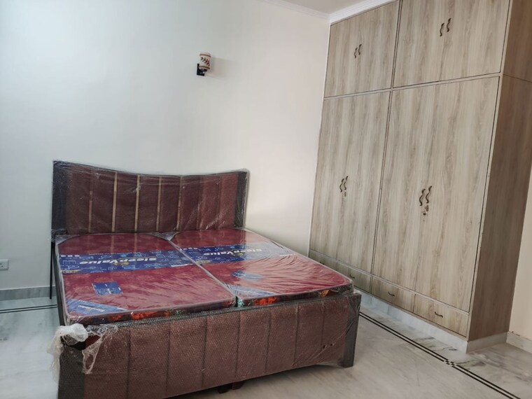 Bedroom, kirti nagar 3 Bedroom 150 Sq.Yd. Builder Floor In Kirti Nagar Delhi 10136703