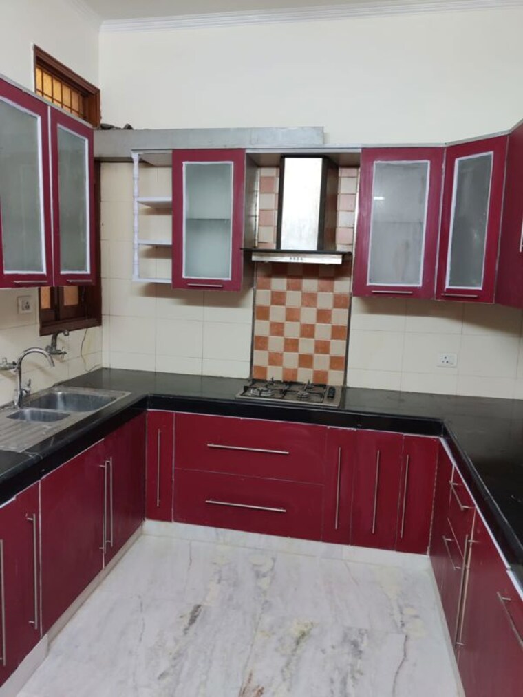 Kitchen, kirti nagar 3 Bedroom 150 Sq.Yd. Builder Floor In Kirti Nagar Delhi 10136703