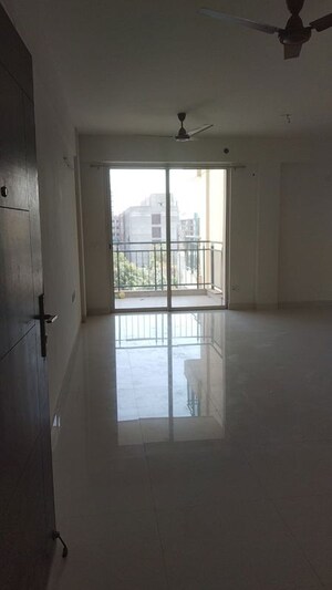 Room in 2 BHK Apartment at Hero Homes Gurgaon, Sector 104 – for Rent