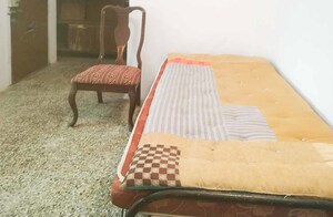  Pg For Rent in Mahim West