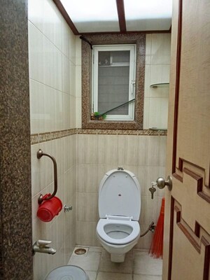 Bathroom in 1 BHK Apartment at Juhu – for Rent