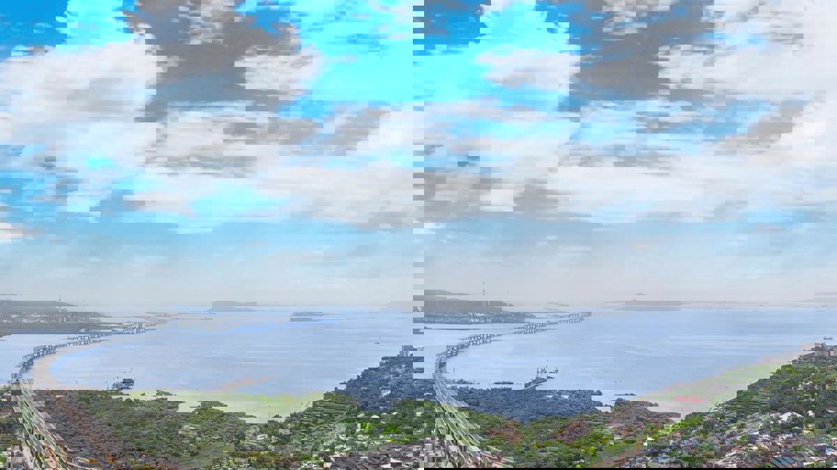 3 BHK 1450 Sq.Ft. Apartment in Rustomjee Vista Bay