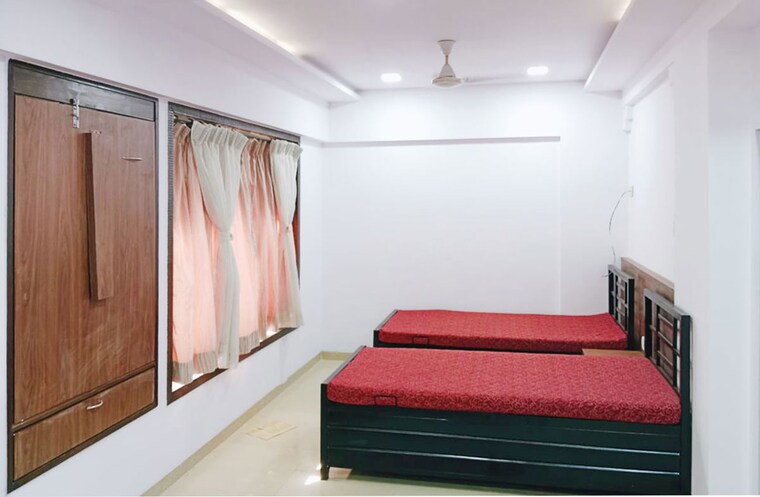 Bedroom, khar east Pg For Boys In Khar East 10136722