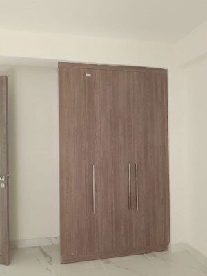 Room in 3 BHK Apartment at M3M Soulitude, Sector 89 – for Rent
