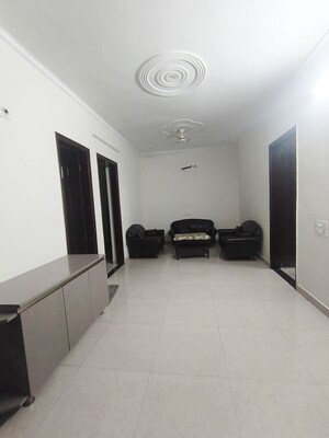 Room in 2 BHK Villa at Sector 67 – for Rent