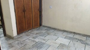 Room in 1 BHK Builder Floor at Vaishali Sector 5 – for Rent